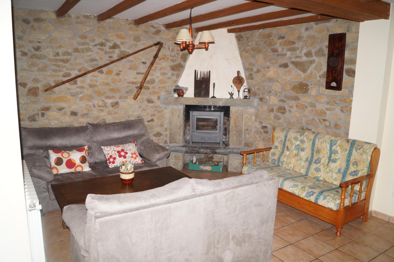 Casa Rural Leonor San Ciprian  Exterior photo